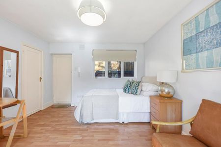 Studio to rent - Photo 5