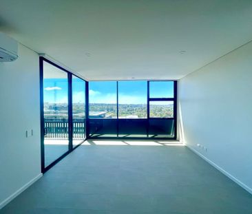 Resort Livingstyle Top Level Brand NEW One Bedder plus Study Room i... - Photo 2