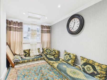 4 bedroom detached house to rent - Photo 3