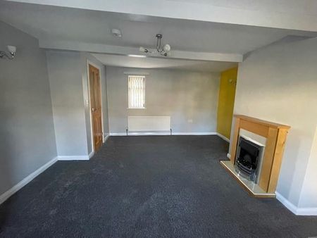 2 bedroom end of terrace house to rent - Photo 2
