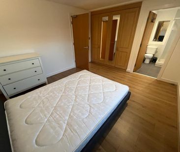 2 bedroom Flat To Let - Photo 6