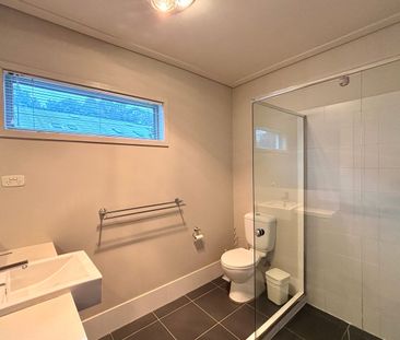 Entry via Broadoaks Street - Photo 4