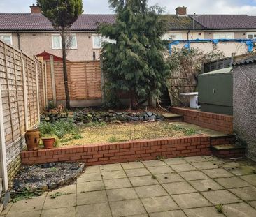 3 bedroom terraced house to rent - Photo 3