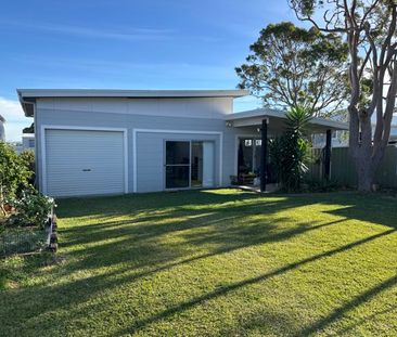 17A Kahibah Street, Whitebridge NSW 2290 - House For Rent | Domain - Photo 3