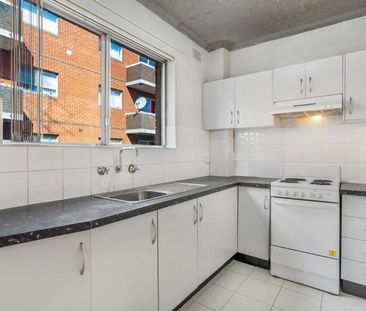 WALK TO THE SHOPS! - Photo 5