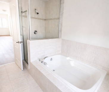 For Lease - 2387 Chevron Prince Path Unit# 382, Oshawa, Ontario - Photo 5