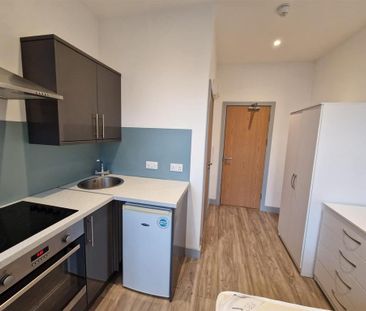 Studio to rent - Photo 3