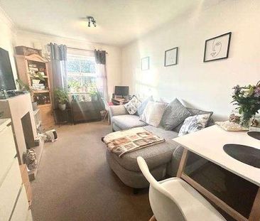 Staines Road West, Sunbury-on-thames, TW16 - Photo 1