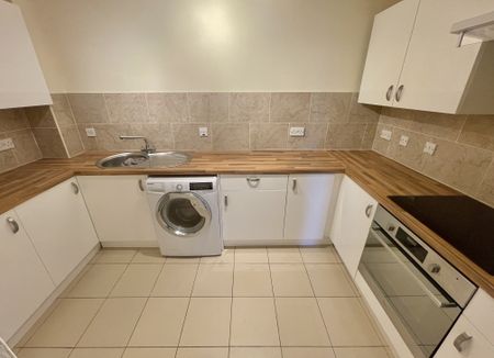 Flitcroft Lea, High Wycombe - Photo 3