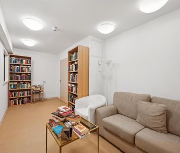 NUR für Senioren! 3-Zimmer-Wohnung mit Dachterrasse und Fahrstuhl! - Photo 1