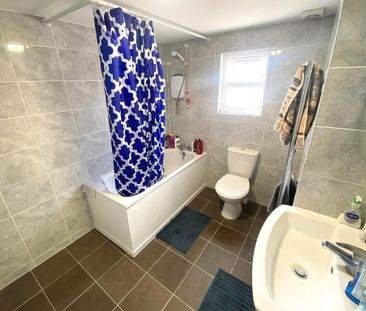 6 bedroom terraced house to rent - Photo 5