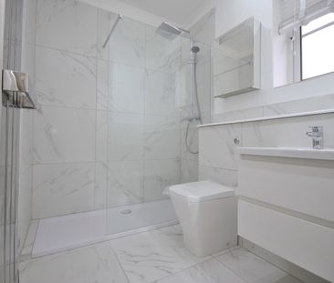 Terraced House to rent - Amblecote Meadows, London, SE12 - Photo 6