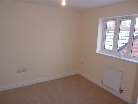 3 bedroom semi-detached house to rent - Photo 2