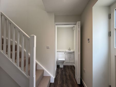 The Crescent, Taunton - Photo 3