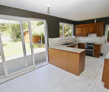 3 bedroom semi-detached house to rent - Photo 6