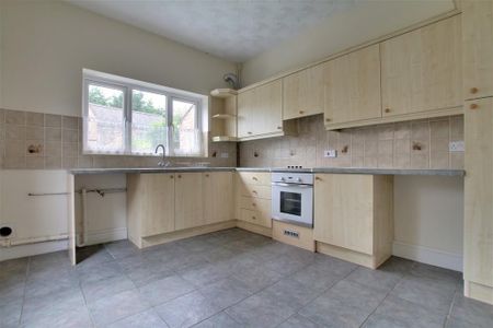 2 bedroom end of terrace house to rent - Photo 3
