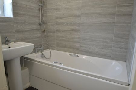 Churchill Road, Langley, Berkshire,SL3 - Photo 3