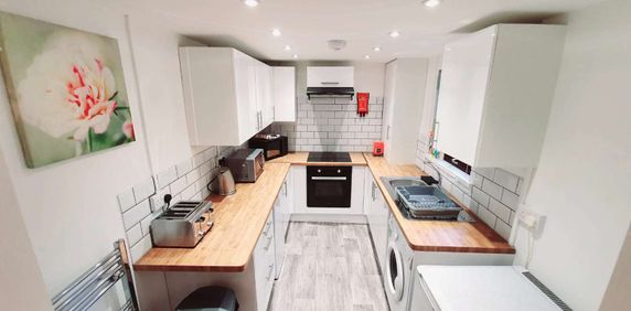 Banwell Street Room 2 - Photo 2