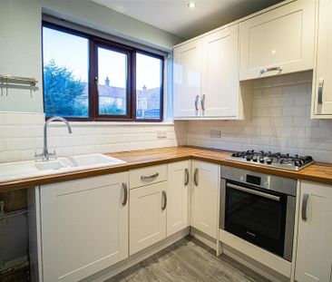 3 bedroom semi-detached house to rent - Photo 5