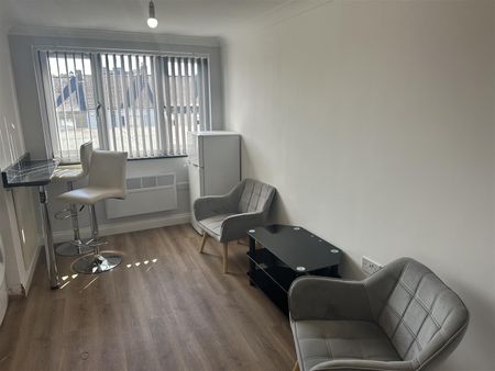 Heaton Road, Newcastle upon Tyne - Photo 2