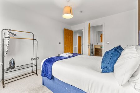 Liverpool Street - Photo 5