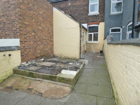 2 bedroom house to rent Salisbury Street, Stoke-on-Trent, ST6 - Photo 2