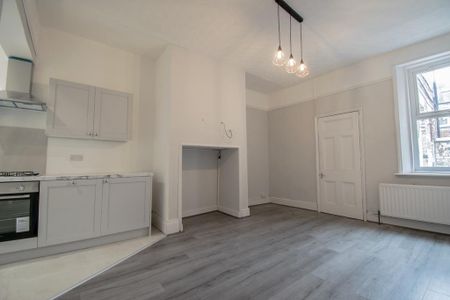 3 bedroom ground floor flat to rent - Photo 5
