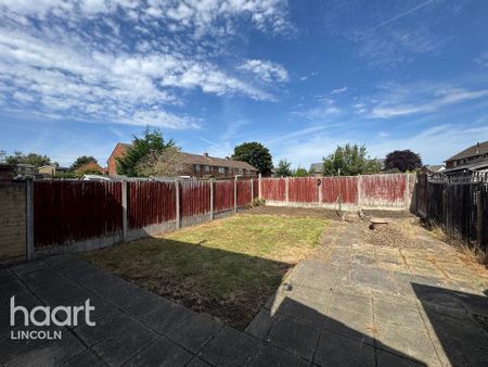 2 bedroom semi-detached house to rent - Photo 2