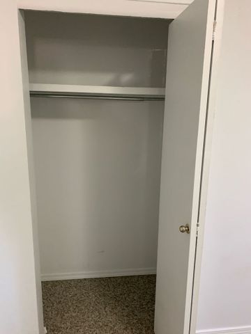 1 BDRM/1 BATH - 2102 MAIN ST - Available DEC 1 - Photo 3