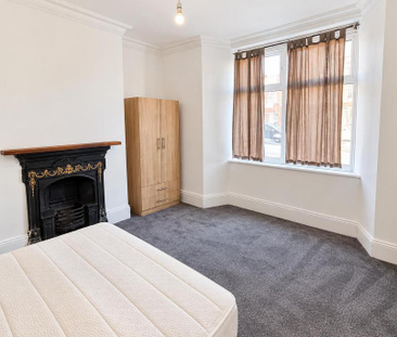 4 bedroom terraced house to rent - Photo 5