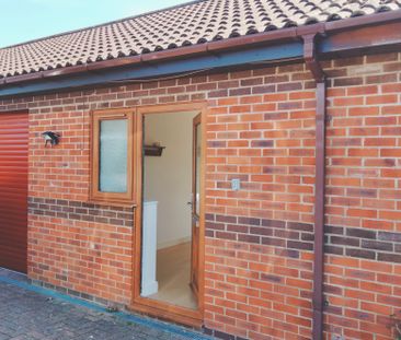 1 bedroom maisonette to rent Locks Road - Photo 2