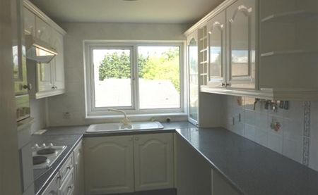 20 Weetwood House Court, Leeds - Photo 2