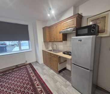 Studio Flat, Wesley Avenue, NW10 - Photo 4