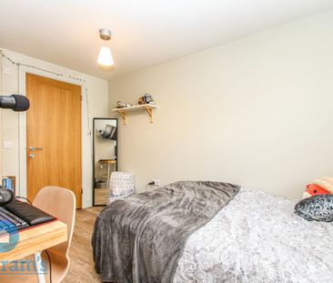 2 bed Apartment for Rent - Photo 4