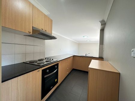 Modern and Spacious 1 Bedroom Apartment! - Photo 5