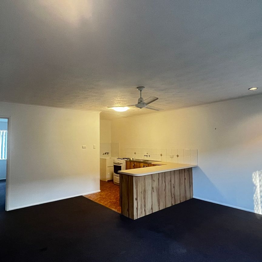 Large One Bedroom, Ground Floor Apartment - Photo 1