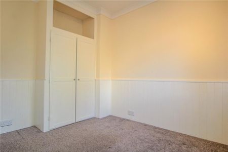 2 bedroom end of terrace house to rent - Photo 4