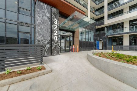 For Lease - 3220 William Coltson Avenue Unit# 817, Oakville, Ontario - Photo 4