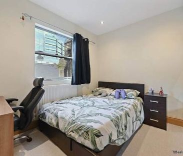 2 bedroom property to rent in London - Photo 1