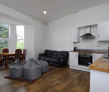 Lisson Grove, Plymouth - Photo 1