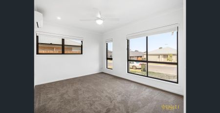 Modern 3 bed duplex in a convenient location - Photo 3