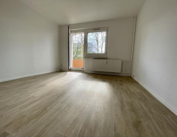 Wohnkomfort pur – 3-Zimmer mit Loggia u. Einbauküche - Photo 1