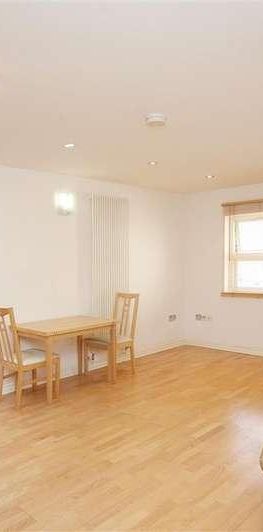 Globe Road, Bethnal Green, London, E2 - Photo 1