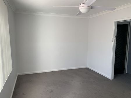 Fully Renovated One Bedroom Unit With Parking - Photo 4