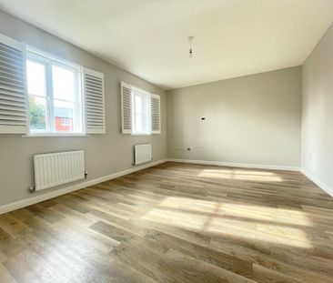 4 bedroom terraced house to rent - Photo 1