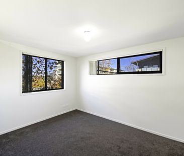 Spacious 1 Bedroom Apartment - Photo 2