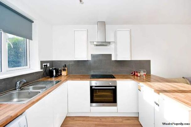 2 bedroom property to rent in Sutton - Photo 1