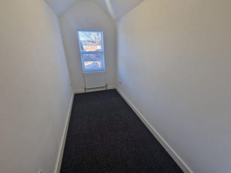 6 bedroom terraced house to rent - Photo 4