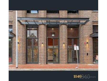 Brand New Corner Apartment! - Photo 4