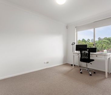 Contemporary townhouse in prime and peaceful location - Photo 3